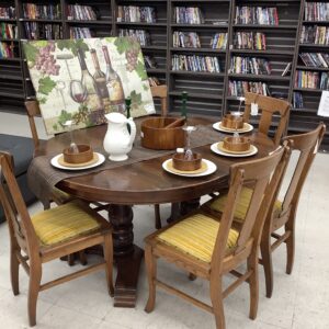 Dining Table with 1 Leaf
