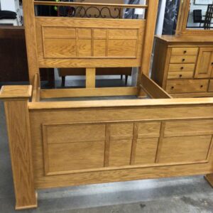 Oak Queen Bed