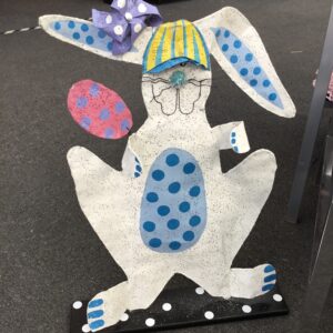 Peri Wolter Screen Statue