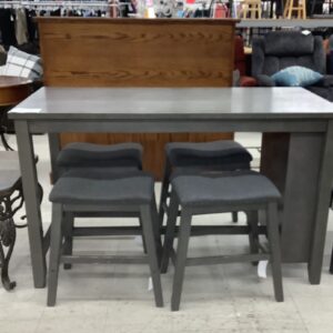Table with 4 Stools