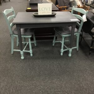 Table with 2 Chairs