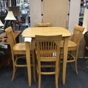 Table with 4 Chairs