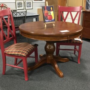 Round Table with Fold Out Leaf