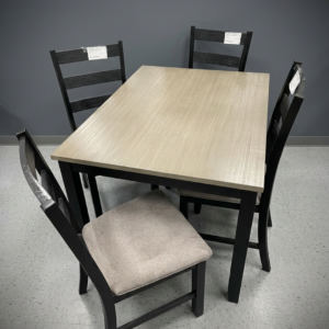 Table with 4 Chairs